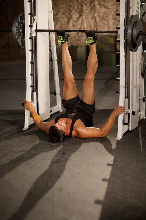 Leg press no Smith — posição inicial
