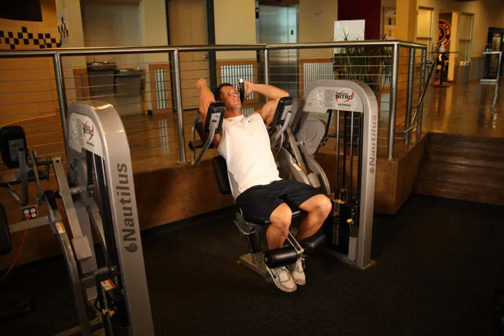 Ab Crunch Machine — posição inicial