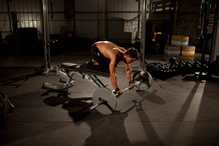 Barbell Rollout from Bench — posição inicial