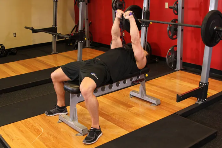 Bench Press - With Bands — contração