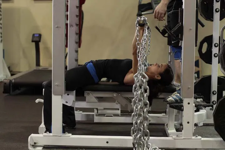 Bench Press with Chains — contração