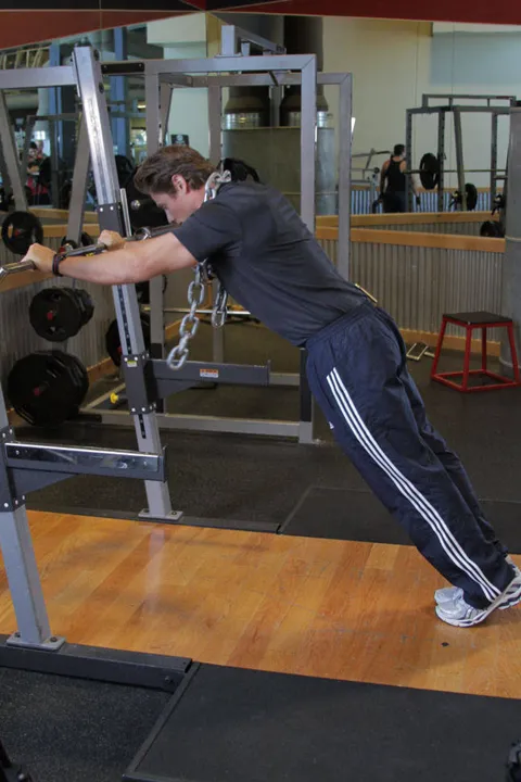 Body Tricep Press — posição inicial