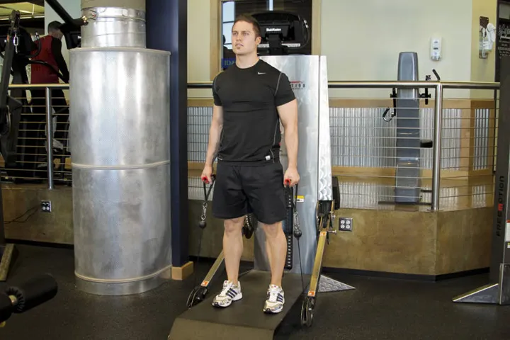 Cable Deadlifts — contração