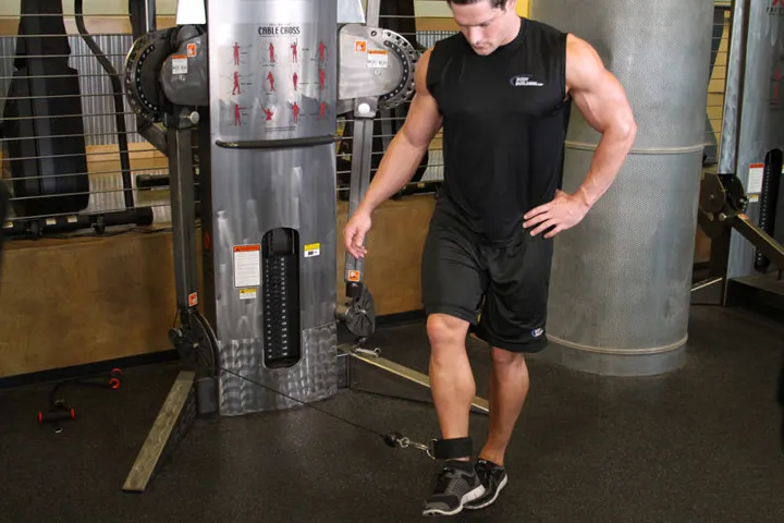Cable Hip Adduction — contração