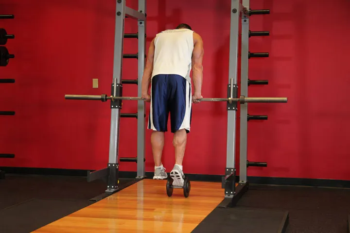 Calf Raise On A Dumbbell — contração