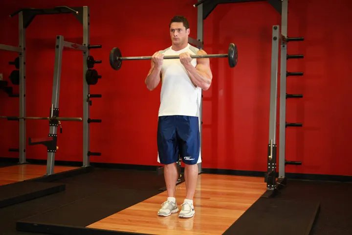 Close-Grip Standing Barbell Curl — contração