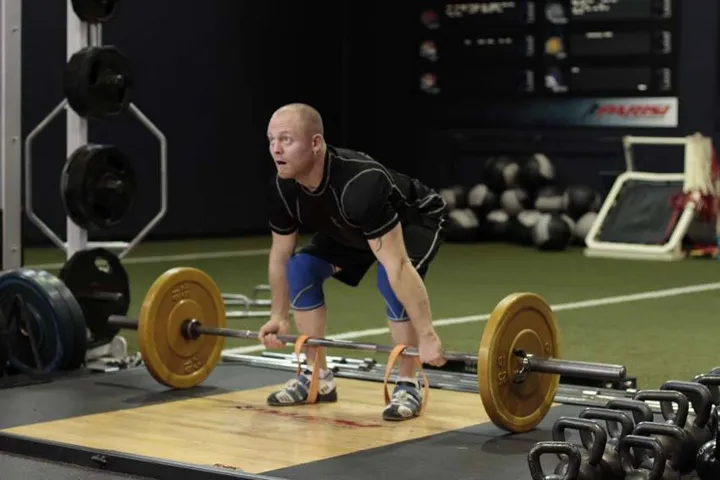 Deadlift with Bands — contração