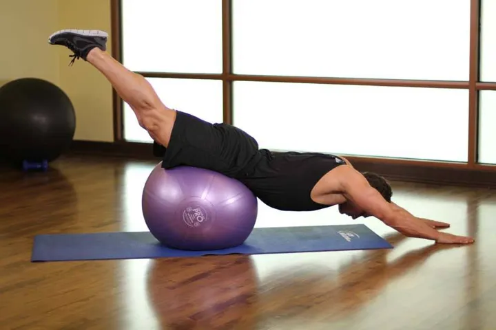 Downward Facing Balance — contração