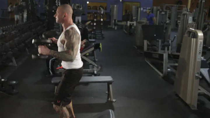 Dumbbell Clean — contração
