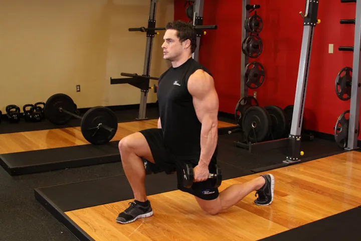 Dumbbell Lunges — contração
