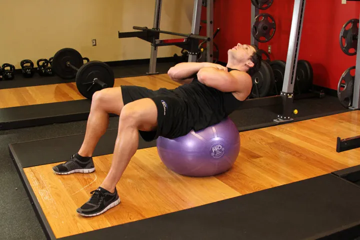 Exercise Ball Crunch — contração