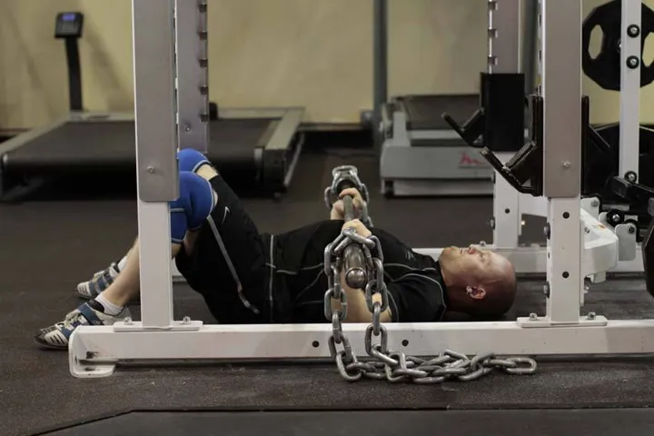 Floor Press with Chains — contração