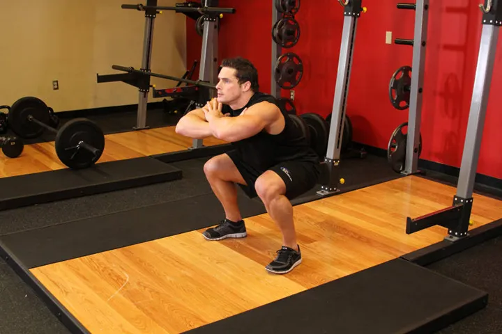 Freehand Jump Squat — posição inicial