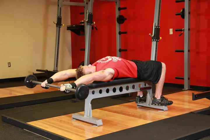 Front Raise And Pullover — contração