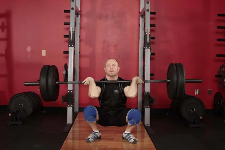 Front Squat (Clean Grip) — contração