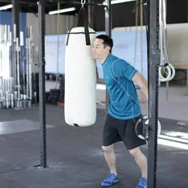 Heavy Bag Thrust — posição inicial