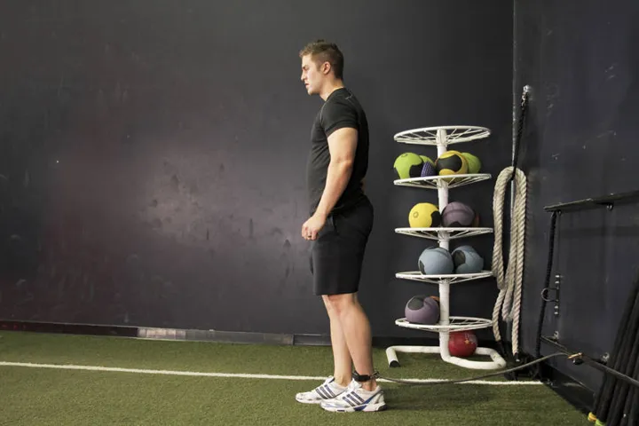 Hip Flexion with Band — posição inicial