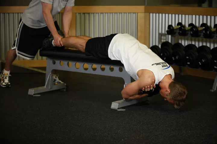 Hyperextensions With No Hyperextension Bench — posição inicial