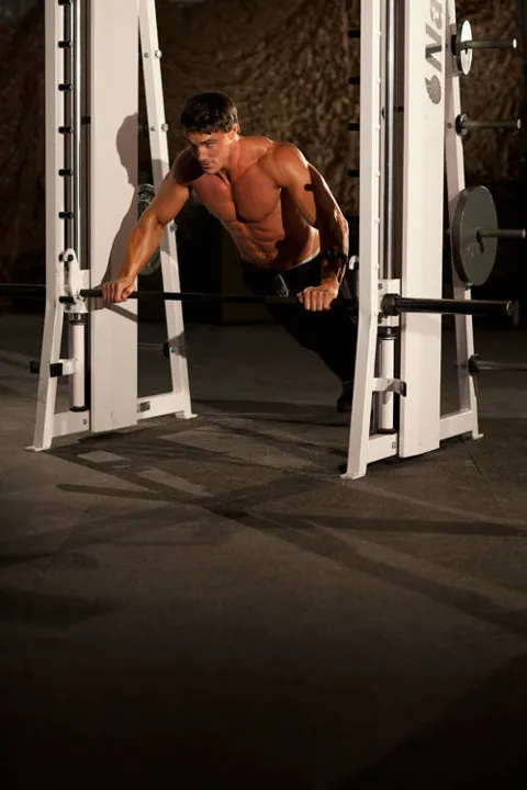 Incline Push-Up Wide — contração