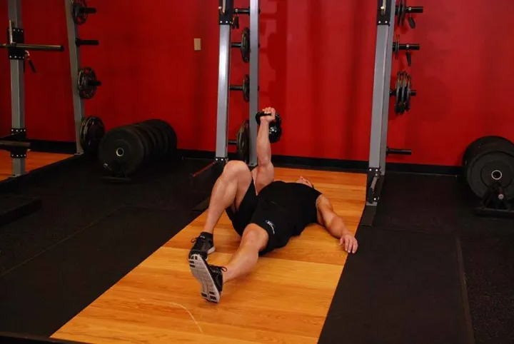 Kettlebell Turkish Get-Up (Lunge style) — posição inicial