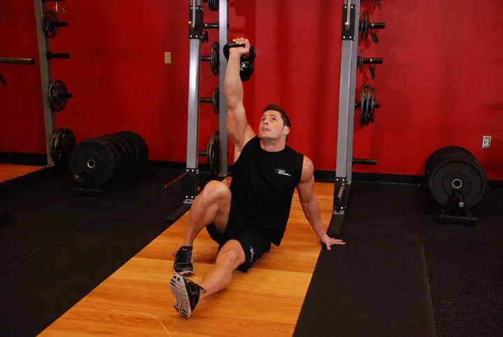 Kettlebell Turkish Get-Up (Lunge style) — contração