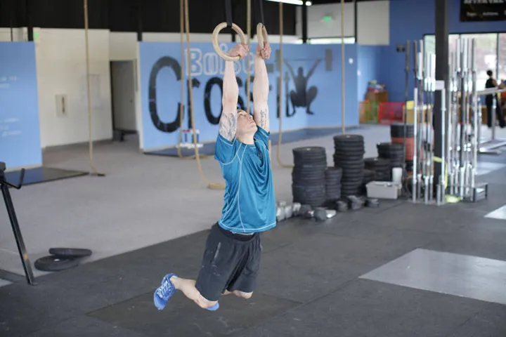 Kipping Muscle Up — posição inicial