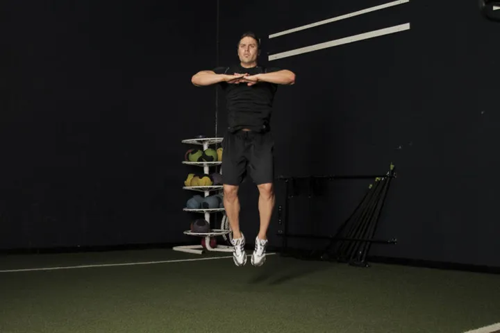 Knee Tuck Jump — contração