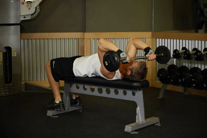 Lying Triceps Press — contração