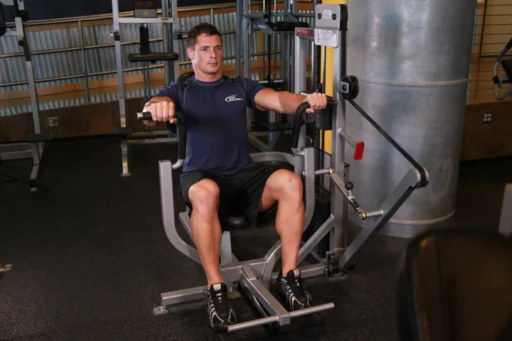 Machine Bench Press — contração