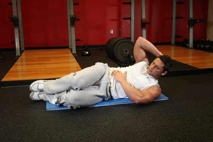Oblique Crunches - On The Floor — posição inicial
