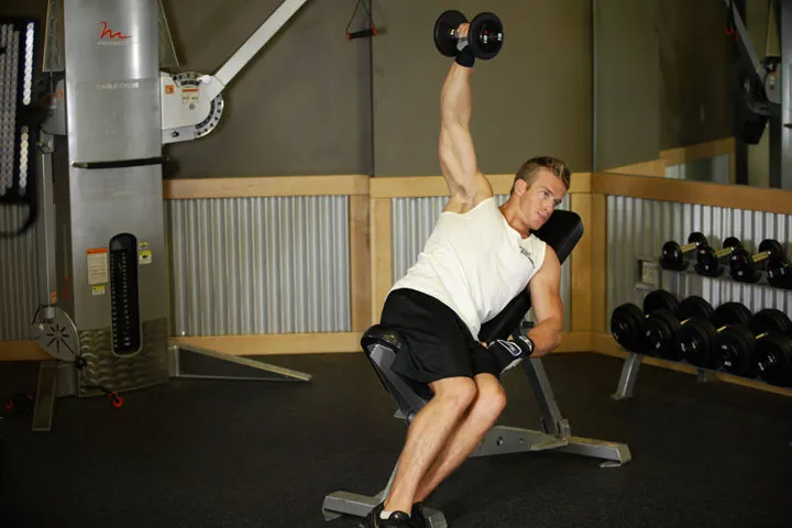 One-Arm Incline Lateral Raise — contração