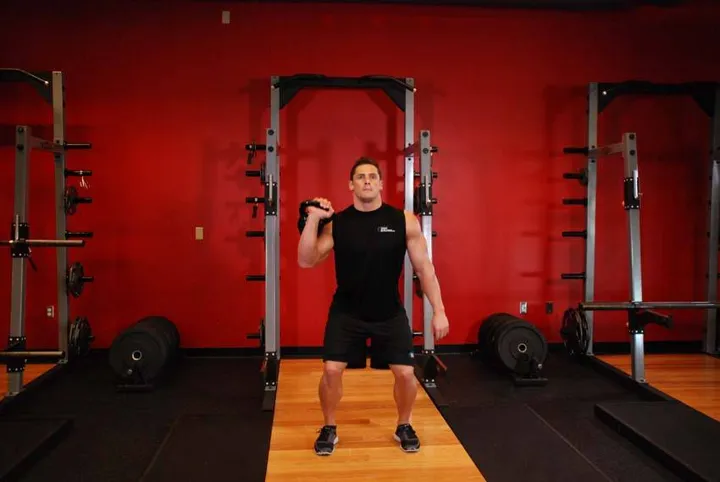 One-Arm Kettlebell Jerk — contração