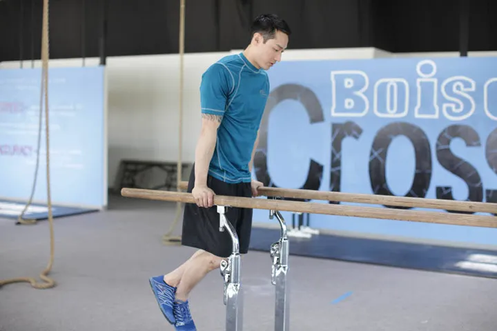 Parallel Bar Dip — contração