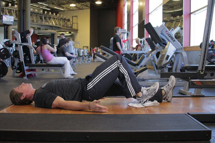 Platform Hamstring Slides — contração