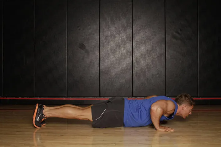 Push Up to Side Plank — contração