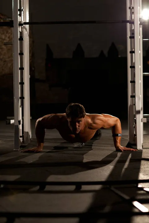 Push-Up Wide — contração