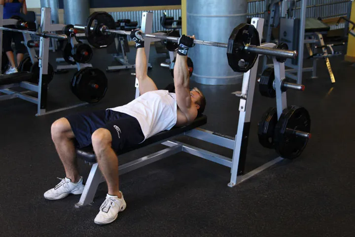 Reverse Triceps Bench Press — contração