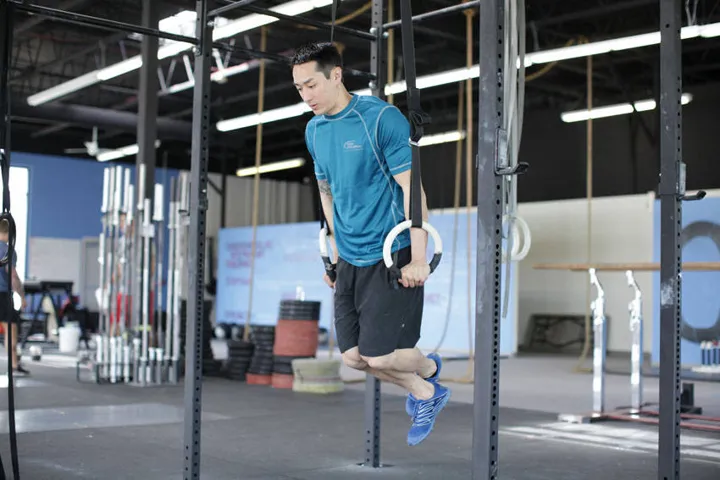 Ring Dips — contração