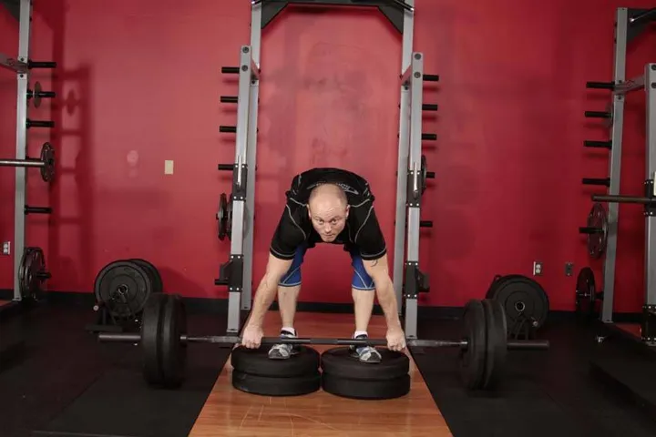 Romanian Deadlift from Deficit — contração