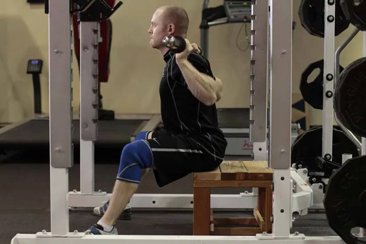 Seated Good Mornings — posição inicial