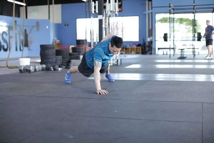 Single-Arm Push-Up — contração