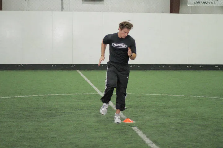 Single-Cone Sprint Drill — posição inicial