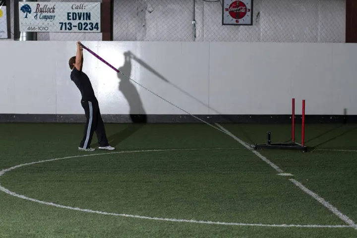 Sled Overhead Backward Walk — posição inicial