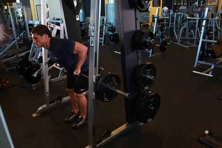 Smith Machine Bent Over Row — contração