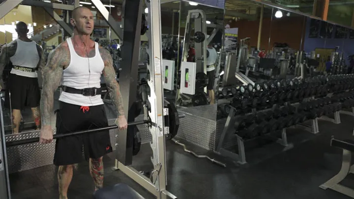 Smith Machine Hang Power Clean — posição inicial