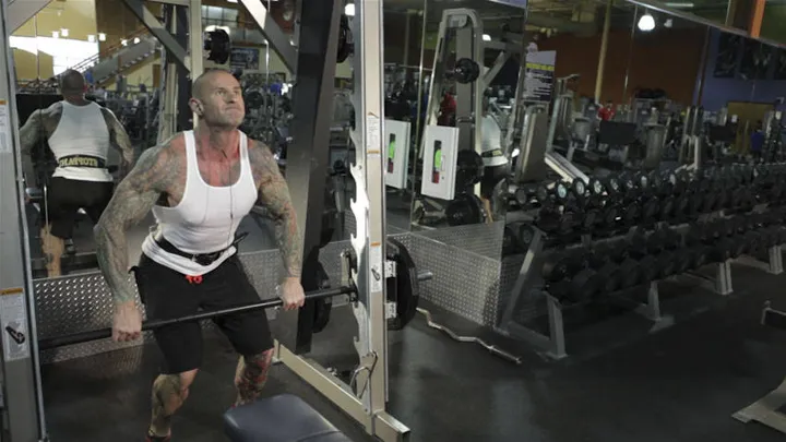 Smith Machine Hang Power Clean — contração