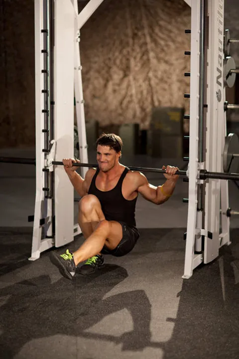 Smith Machine Pistol Squat — contração