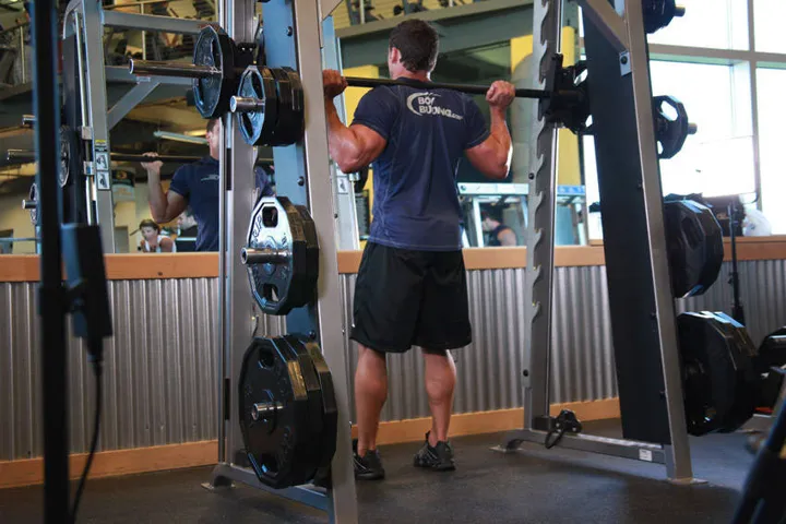 Smith Machine Squat — contração