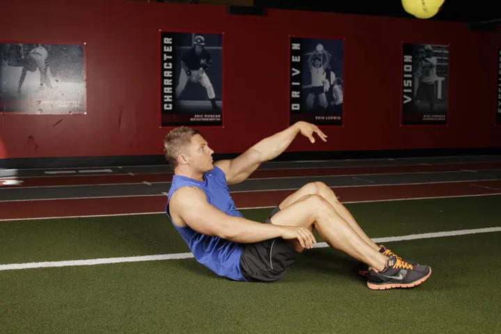 Supine One-Arm Overhead Throw — contração